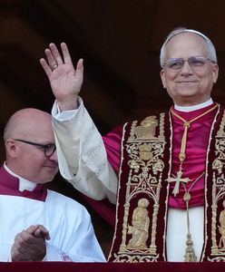 Oni najbardziej cieszą się z wyboru papieża.  Zarobili na nim fortunę