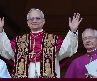 Oni najbardziej cieszą się z wyboru papieża.  Zarobili na nim fortunę