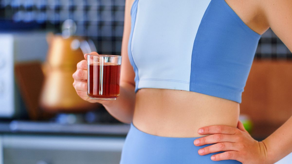 Domowy spalacz tłuszczu z ogrodu. Herbata z tych liści zdziała cuda