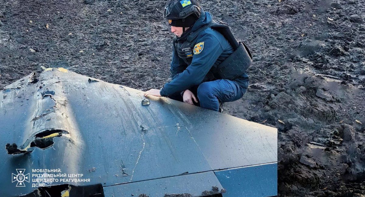 Ukrainische Experten entschärfen gefährliche russische Drohne