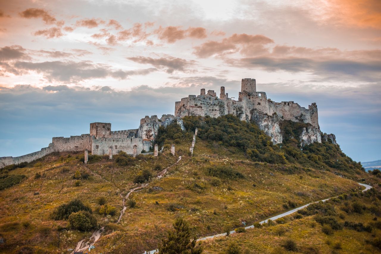 Wyprawa do ruin zamku Spiskiego to wycieczka na cały dzień