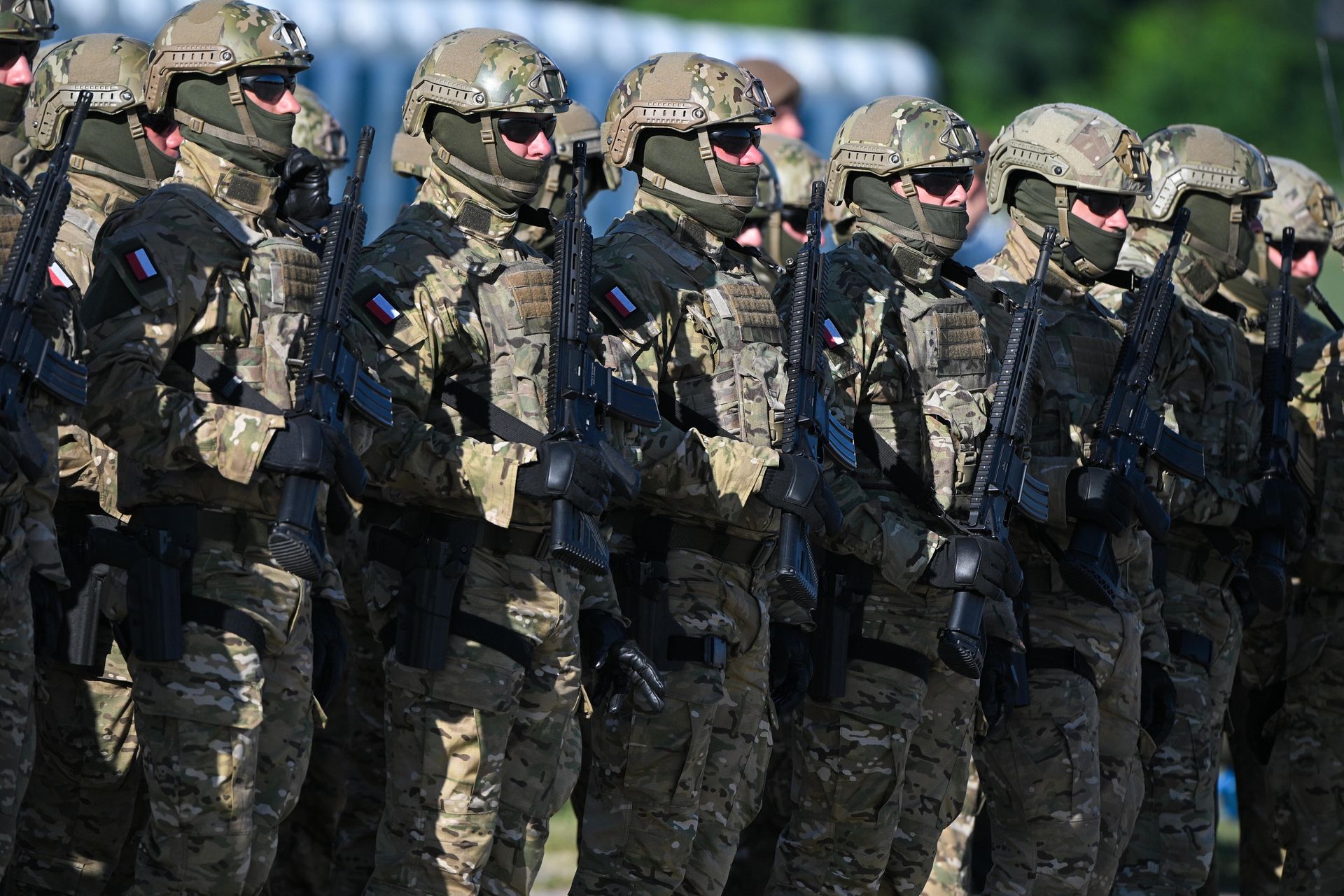 Polska na linii ognia: Sondaż ujawnia przepaść zaufania do wojska – co kryje się za kryzysem gotowości?