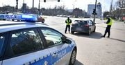 Kierowca nie był agresywny, policjanci potraktowali go gazem. Staną przed sądem