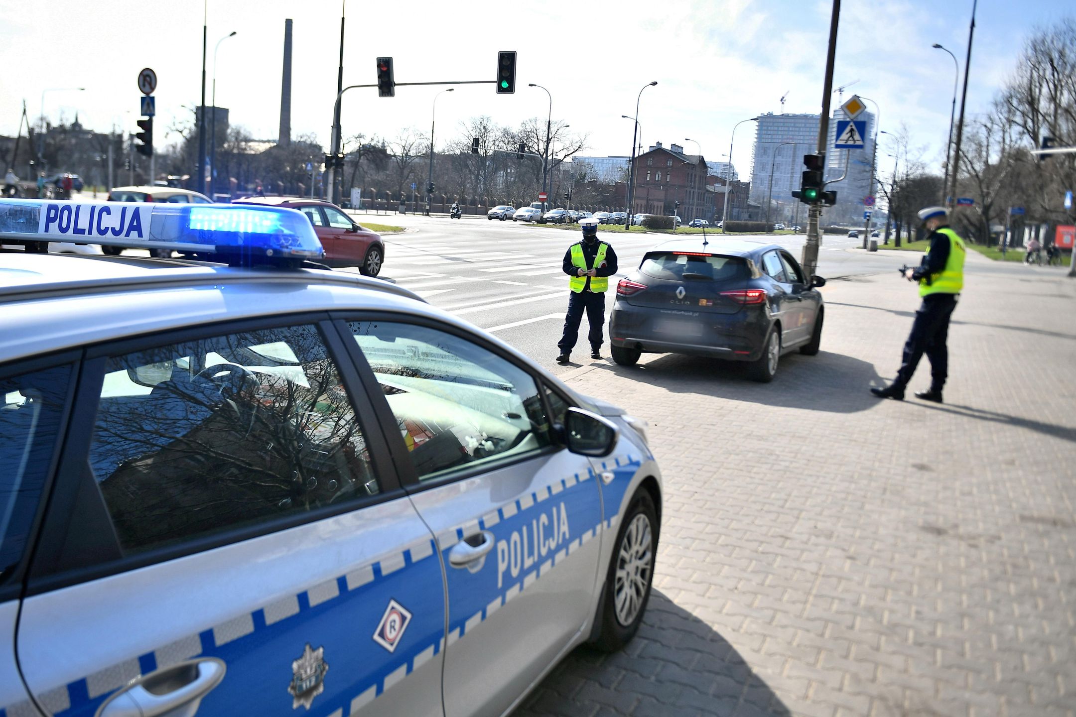 Policjanci zatrzymali do kontroli drogowej 19-letniego kierowcę