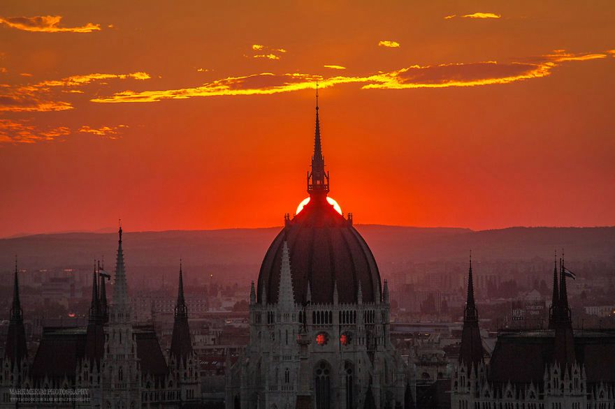 Przez 5 lat szukał idealnego światła, aby sfotografować Budapeszt. Udało mu się 15