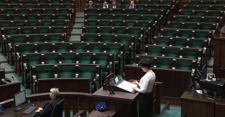 Nagle posłowie PiS wyszli z sali. A Czarnek zgłosił swoją kandydaturę