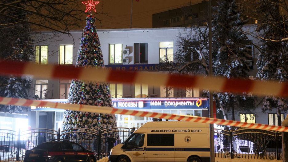 Shooting at public services centre in southeastern MoscowMOSCOW, RUSSIA - DECEMBER 7, 2021: A bomb unit arrives at the Ryazansky multifunctional public services centre where a shooting has claimed at least two lives. Gavriil Grigorov/TASS (Photo by Gavriil Grigorov\TASS via Getty Images)Gavriil Grigorovcenter, shooting, attack, gunfire, response, police, law enforcement, squad, transport