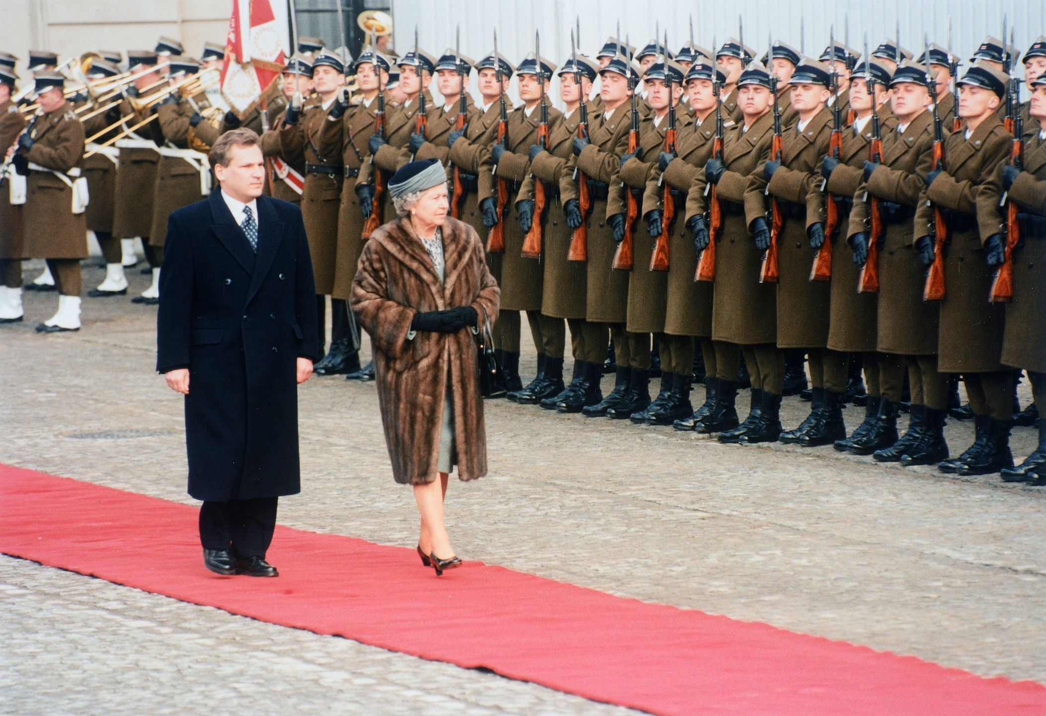 Tak wyglądała wizyta królowej Elżbiety II w Polsce, 1996 rok