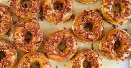 Tłusty Czwartek tuż, tuż! Przepis na najlepsze donuty