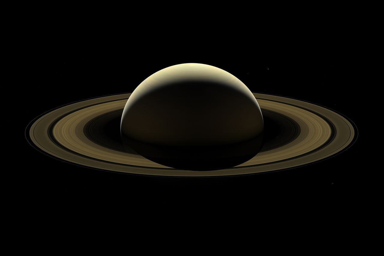 Ostatnie zdjęcie Saturna, które wykonała sonda Cassini przed zakończeniem misji