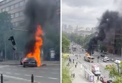 Wypadek w Warszawie. Samochód elektryczny stanął w ogniu