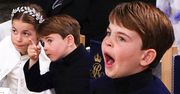A jednak! Książę Louis porzucił kamienną twarz i DAŁ POPIS na koronacji Karola III. Wszystko uchwycili fotoreporterzy (ZDJĘCIA)
