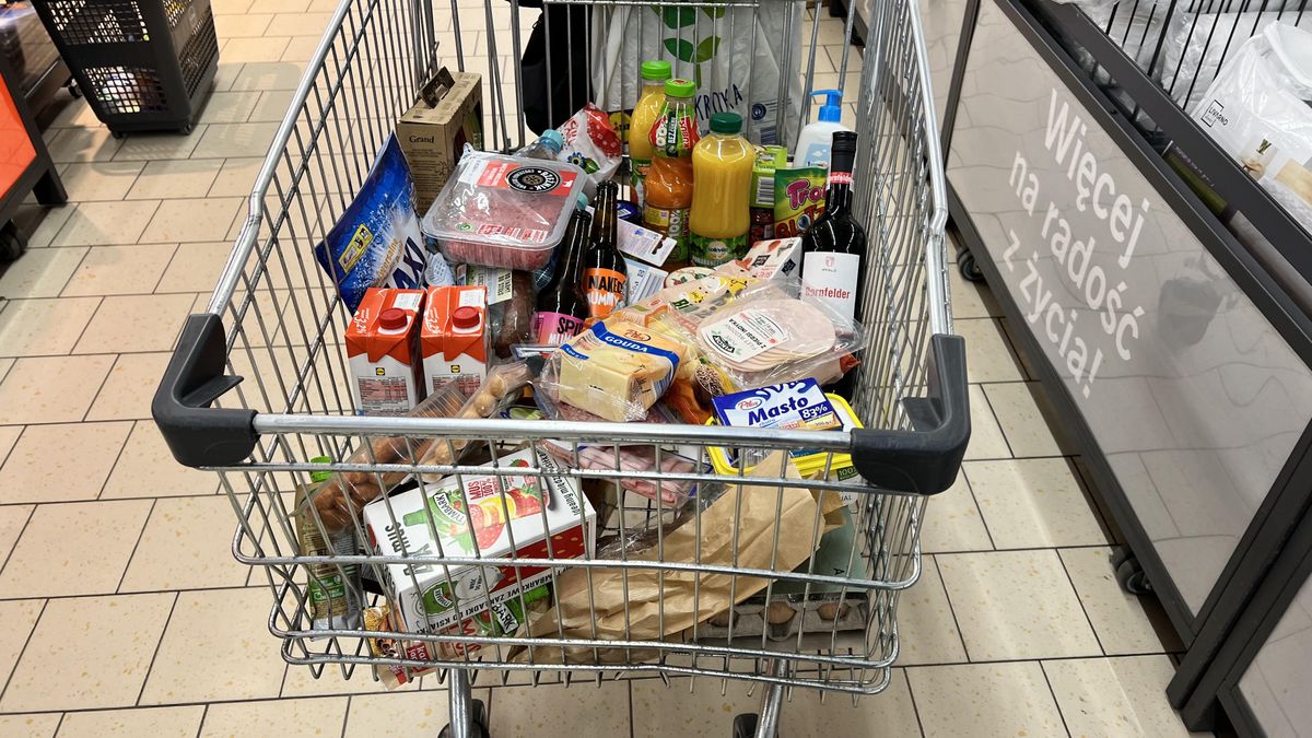 Mniej klientów w dyskontach. Lipiec przyniósł zadyszkę