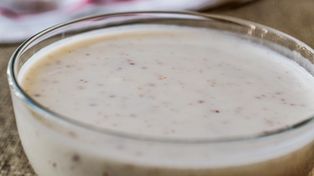 Wsyp 1 łyżkę do szklanki kefiru. Zadziała jak cudowny balsam na jelita