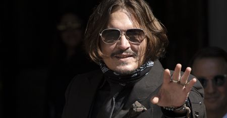 Dior trzyma się Johnny'ego Deppa, bo przynosi mu zyski