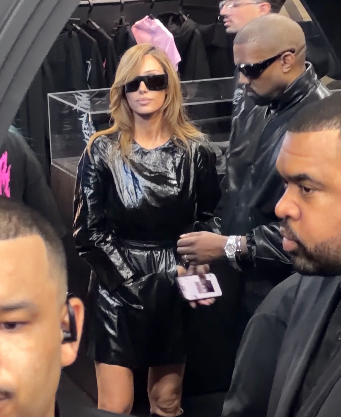 Kanye West i Bianca Censori wspierają North na evencie