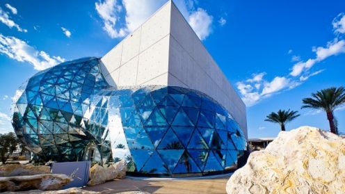 Niesamowite muzeum niesamowitego artysty 1