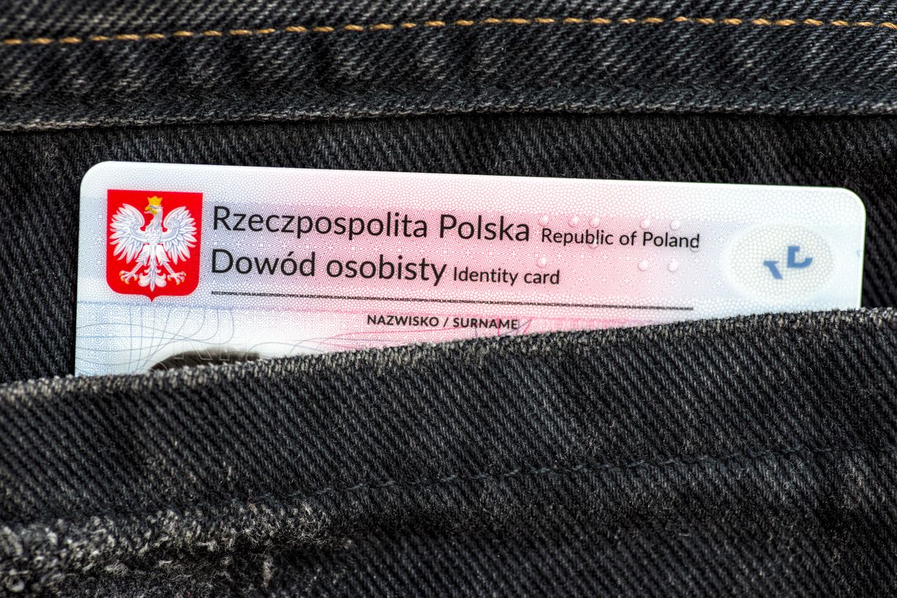 Jak sprawdzić ile osób w Polsce posiada to samo nazwisko?