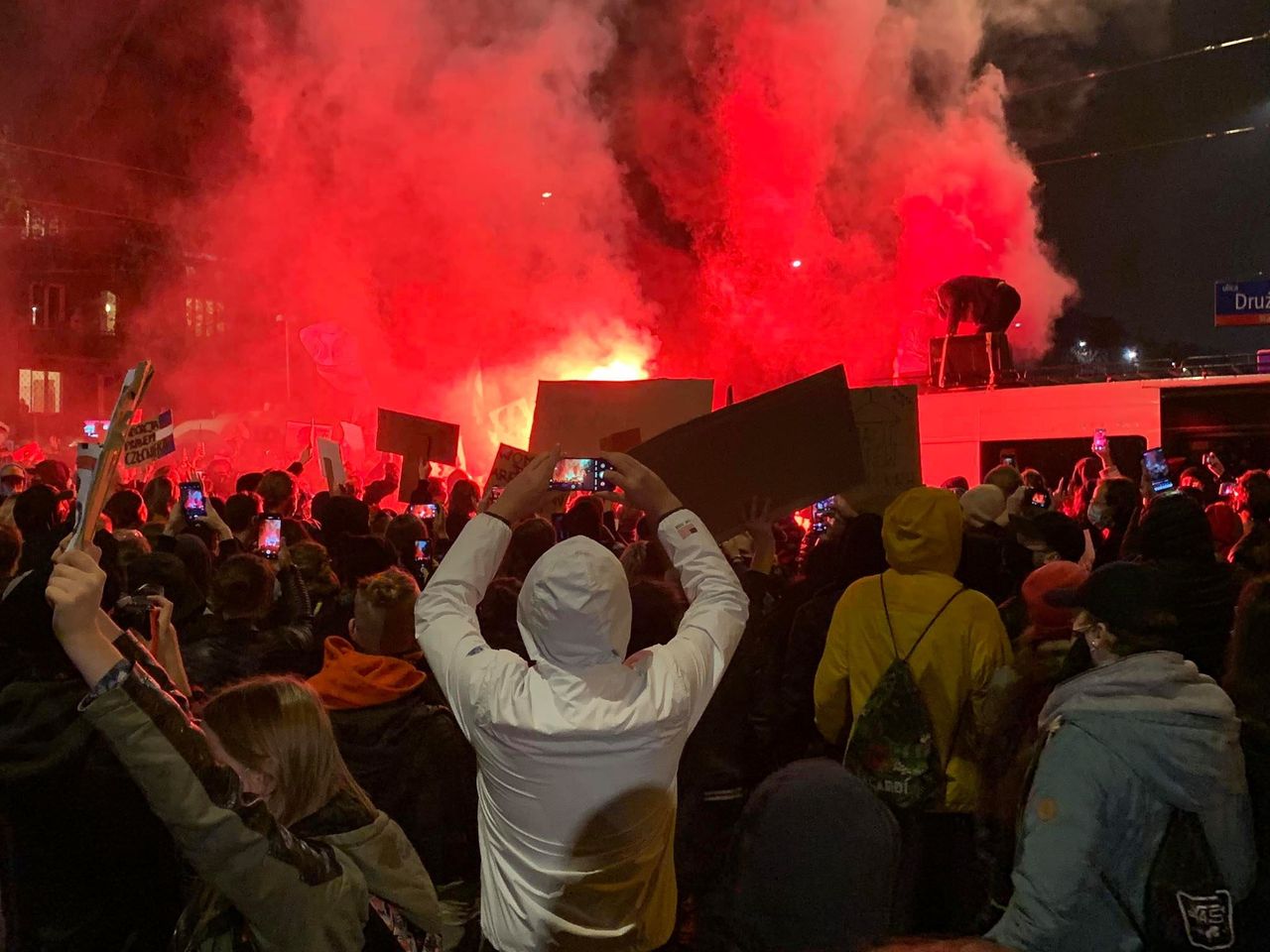 Aborcja w Polsce. Protesty w ok. 60 miastach po wyroku Trybunału Konstytucyjnego