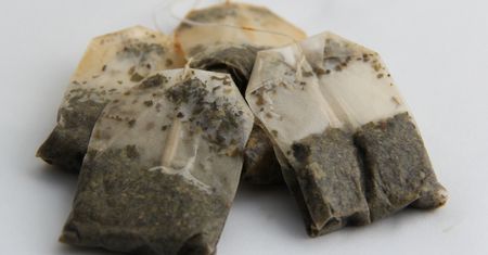Gdzie wyrzucasz torebkę po herbacie? Niemalże wszyscy popełniają błąd