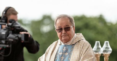 Rydzyk zbiera haki na posłów? "Ma teczki"