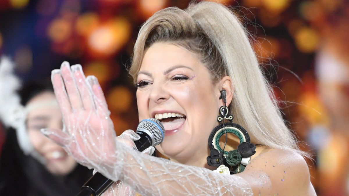 Magdalena Narożna znów zaskoczyła fryzurą. Tym razem pokazała się we wściekłym różu