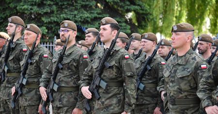 "Wojsko z pikników na poligony". Generał radzi nowemu ministrowi