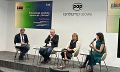 Niemal 30 proc. Polaków informacje o świecie czerpie wyłącznie z internetu