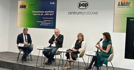 Niemal 30 proc. Polaków informacje o świecie czerpie wyłącznie z internetu