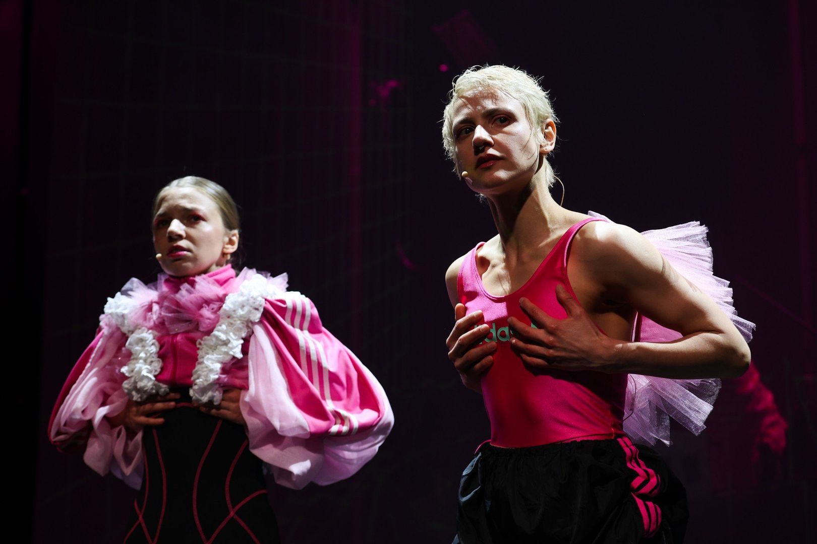 Współczesna wersja greckiego mitu o Psyche i Erosie przeplata się na scenie Teatru KTO ze współczesnymi historiami uchodźczyń