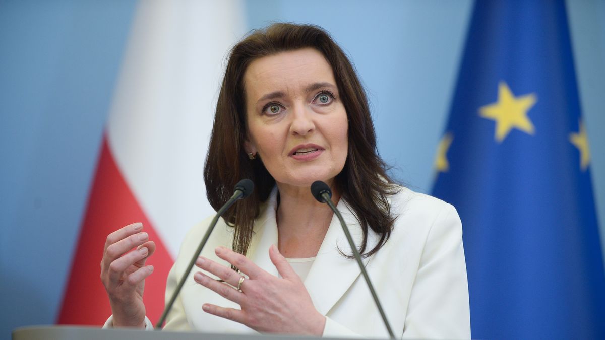 Marzena Ok�a-Drewnowicz
Warszawa, 24.05.2024. Minister ds. polityki senioralnej Marzena Ok�a-Drewnowicz podczas konferencji w KPRM w Warszawie, 24 bm. Temat spotkania "Nie zwlekaj, zastrze� sw�j numer PESEL!". (sko) PAP/Marcin Obara
Marcin Obara
konferencja, konferencja prasowa, KPRM, pesel, polityk, polityka, akcja promocyjna, mObywatel, zainicjowanie, Marzena Ok�a Drewnowicz, centralny zbi�r danych