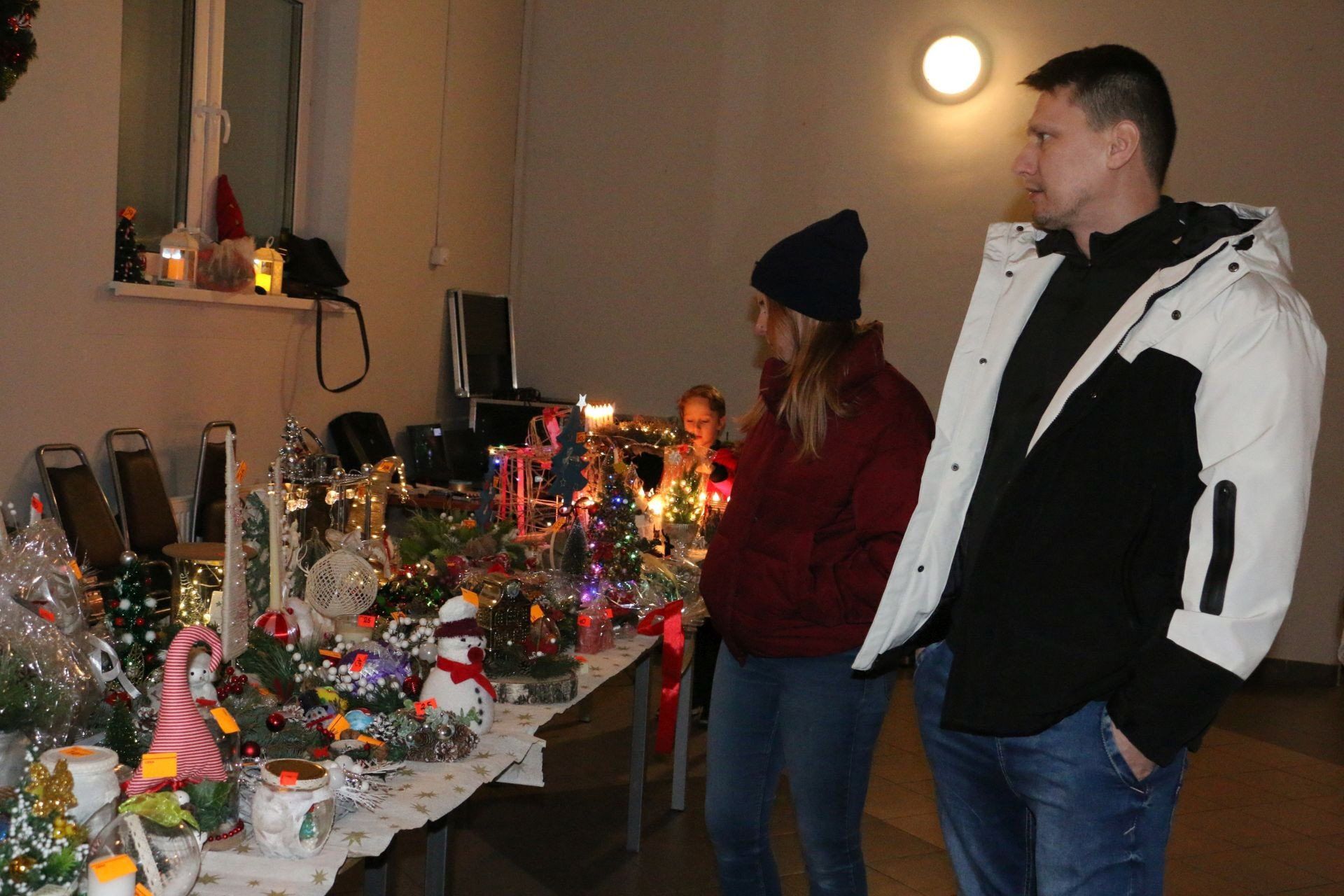 Kiermasz świąteczny 2025, koncert kolęd i wizyta Mikołaja w Służewie