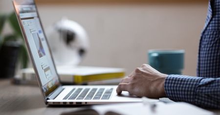 Uwierzytelnianie dwuskładnikowe. Rząd: "to przepis na cyberbezpieczeństwo"