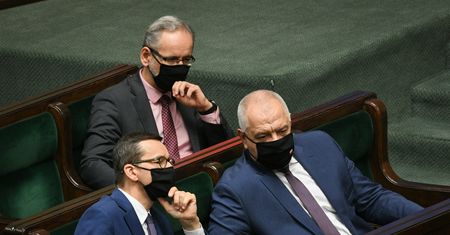 Wybory kopertowe. Sondaż: czy premier powinien stanąć przed sądem?
