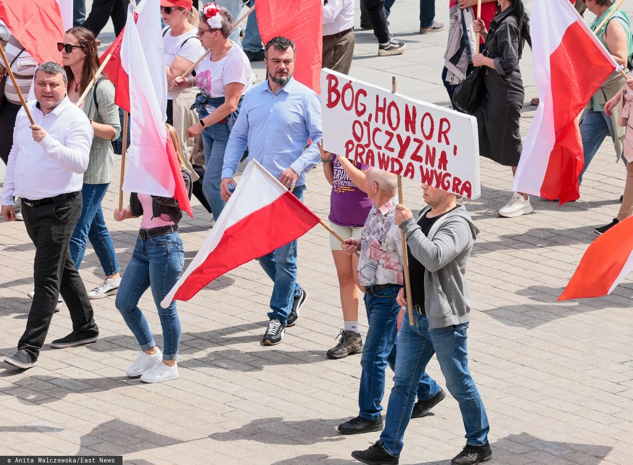 Transparenty na marszach