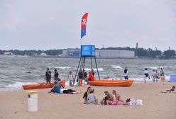 Sinice 2022. Fatalna sytuacja w Zatoce Gdańskiej. Popularne kąpieliska zamknięte. Aktualna mapa sinic [13.08.2022]