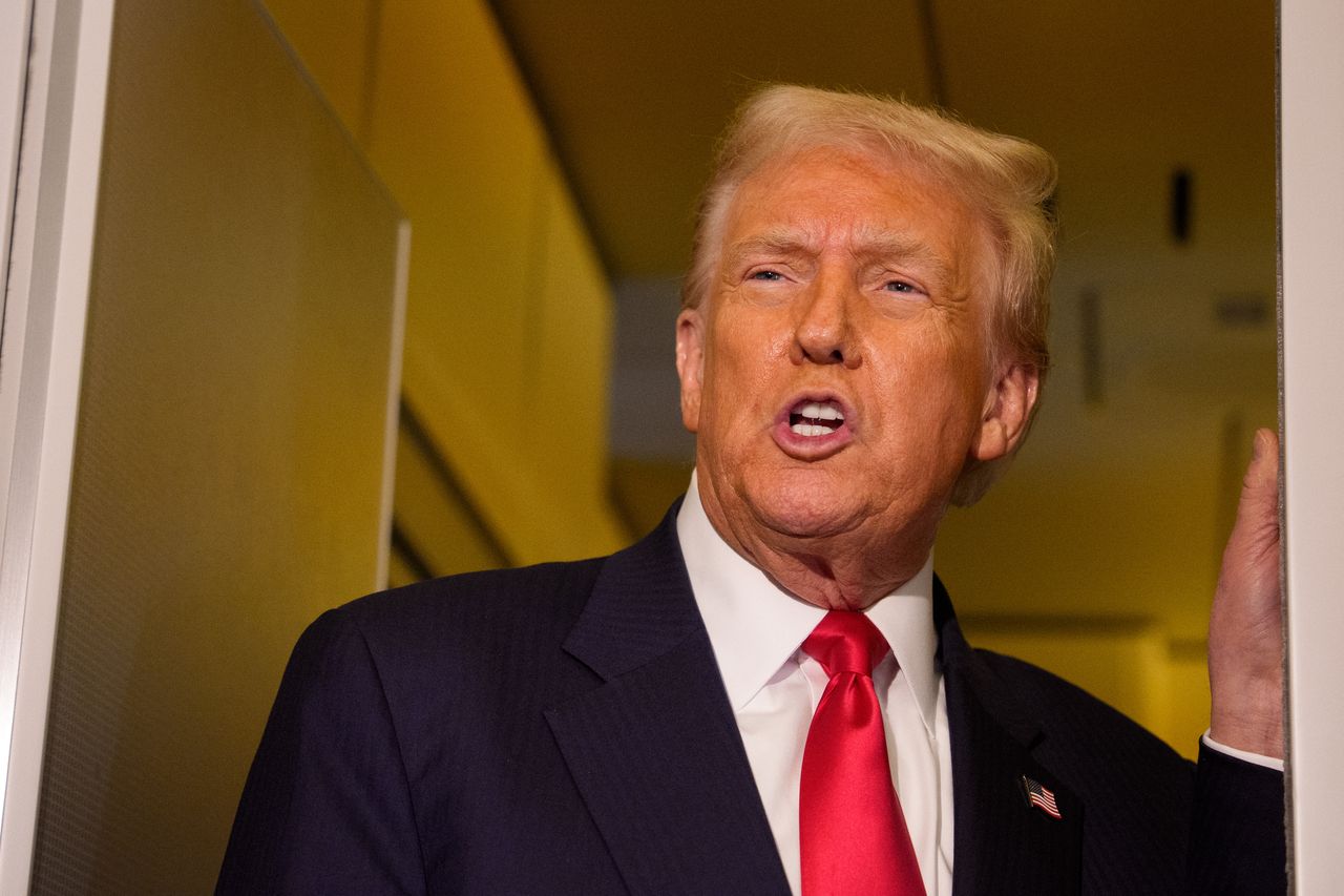 Trump negocjuje z Chinami. Kontrola eksportu wstrzymana na rok