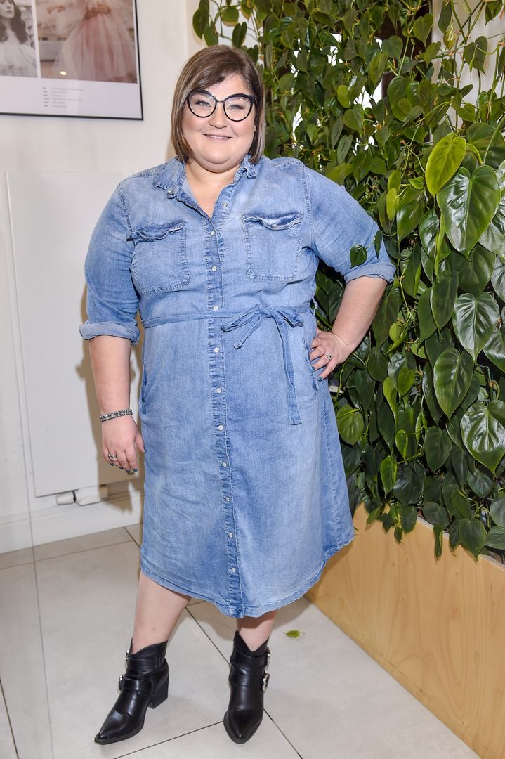 Dominika Gwit w dżinsowej sukience 