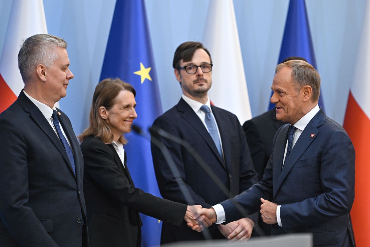 Tusk prezentował ministrów. Nagle jeden z nich się wtrącił