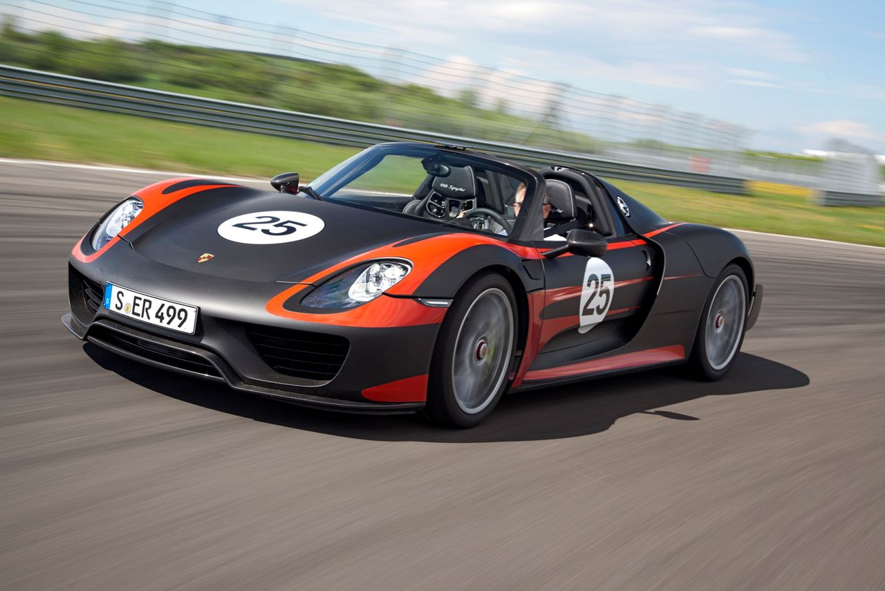 Pełne dane techniczne Porsche 918 Spyder ujawnione!