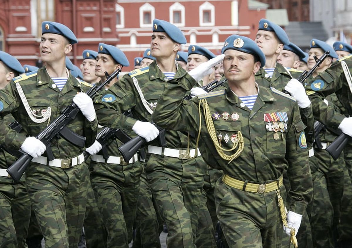 Rosyjska armia, według oficjalnego przekazu Moskwy, rośnie w siłę