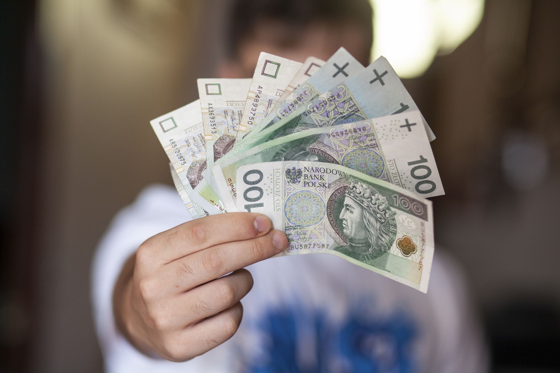 Ile trzeba zarabiać na 8 tys. zł emerytury? Oto wyliczenia