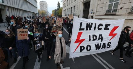 Próbowali schować się w świątyni. Napad po proteście w Poznaniu
