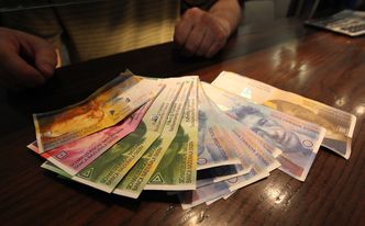 Banki mają problemy z ugodami. Frankowicze wolą procesy