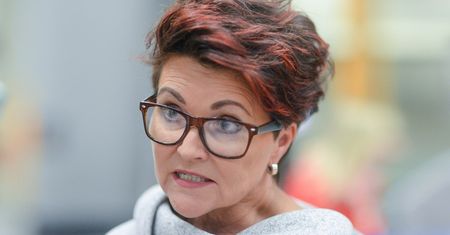 Odtajniono materiały CBA. Jolanta Kwaśniewska opowiada, jak została oszukana przez fryzjera: "Facet PODROBIŁ MÓJ PODPIS!"