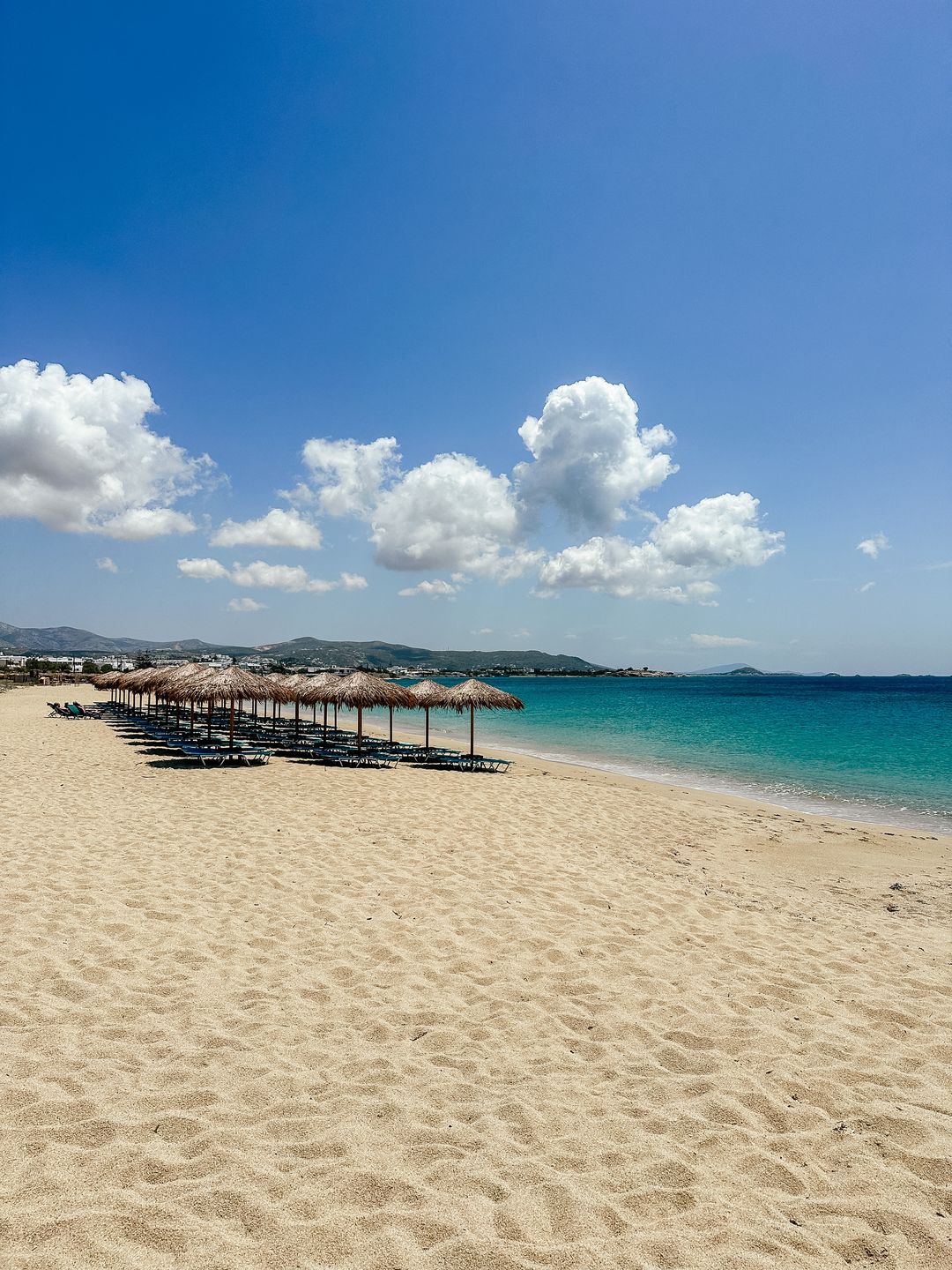Agios Prokopios to najpopularniejsza plaża na wyspie
