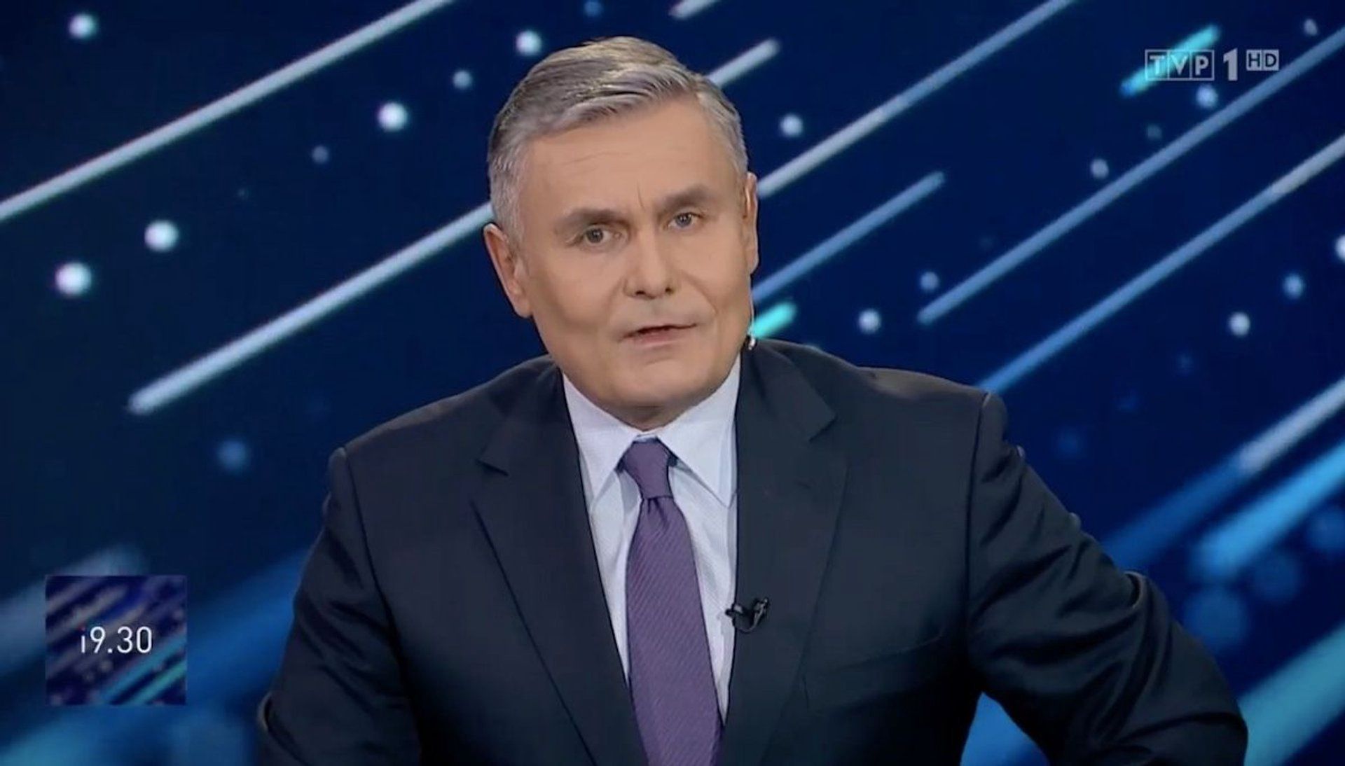 Marek Czyż jest jednym z prezenterów w "19:30"