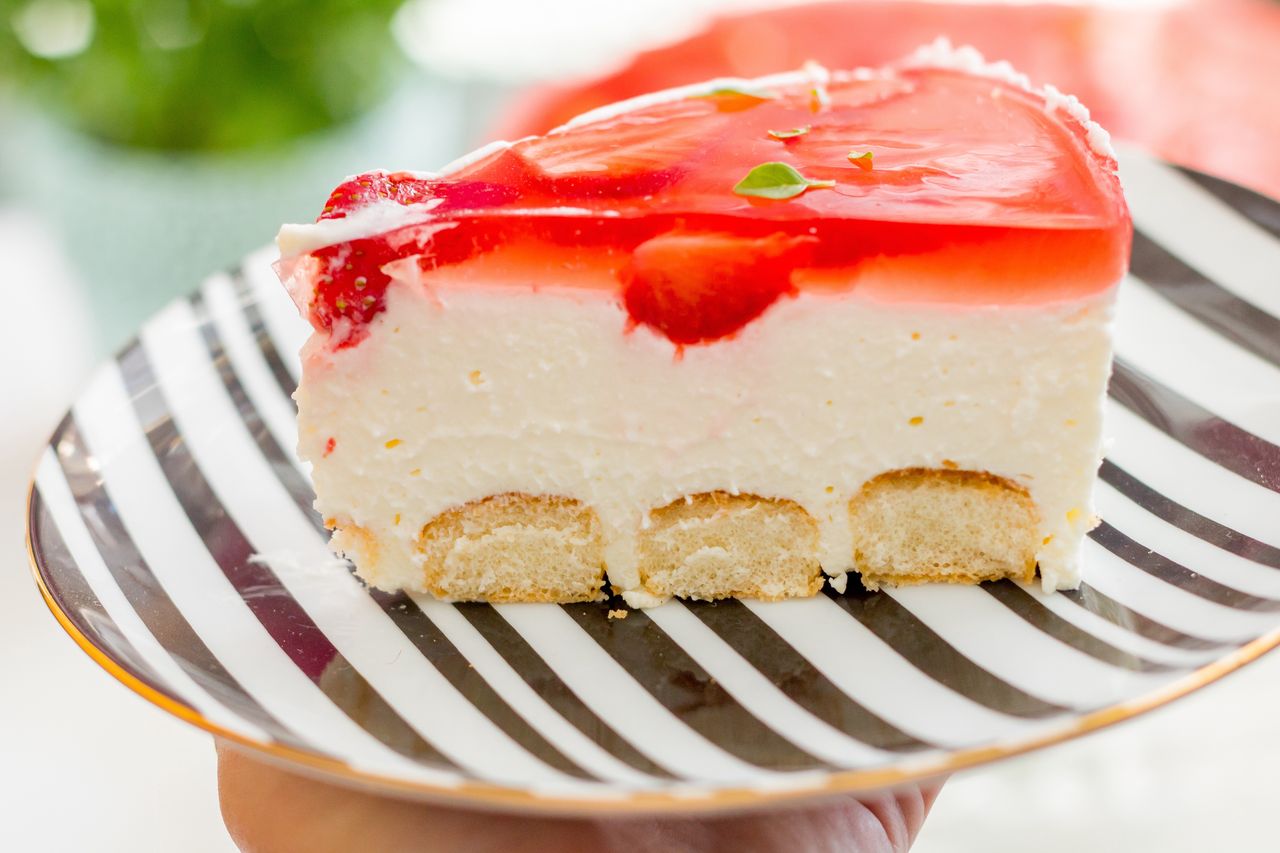 Cold cheesecake is one of the favorite summer desserts.