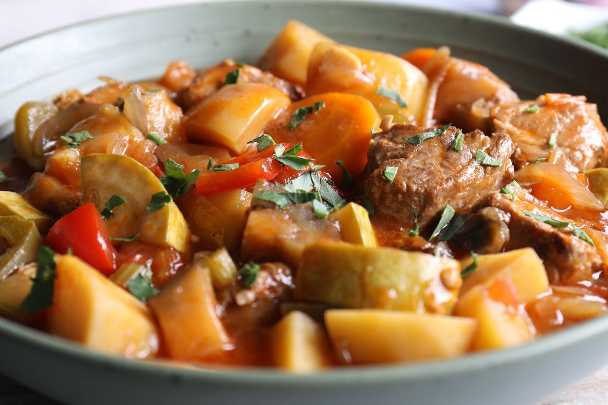 Gotuję raz i to w jednym garnku. Sycący obiad na 3 dni dla całej rodziny