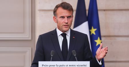 Trzy scenariusze. Co zrobi Macron?